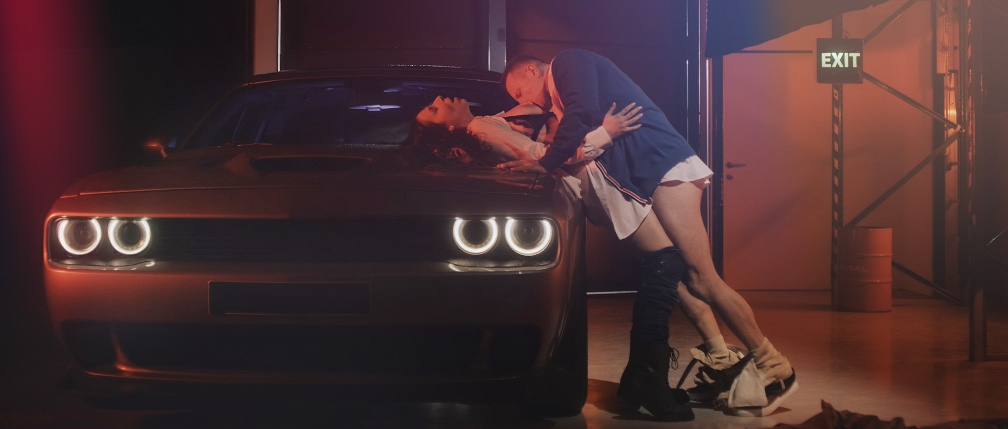 Frantically horny couple pull into a public garage to enjoy a passionate car fuck